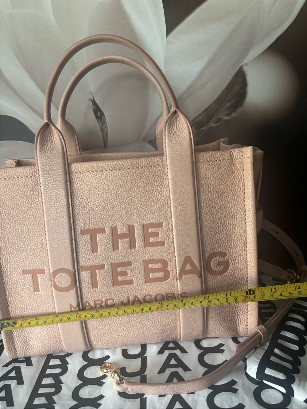 Marc Jacobs The Tote Bag in Blush Pink Leather MEDIUM - Picture 13 of 15